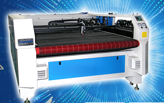 創(chuàng)軒鞋材激光畫線切割一體機(jī)感恩回饋，為您省時(shí)省力省人工！