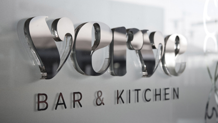 激光切割亞克力廣告牌，城市中的新亮點(diǎn)