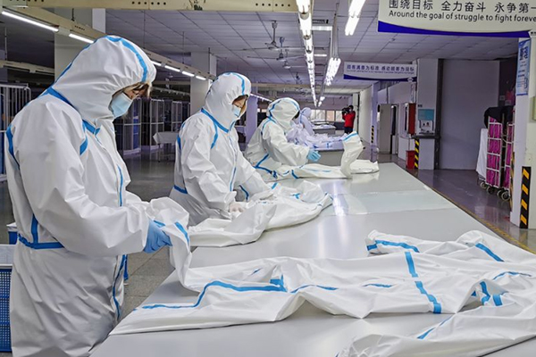 醫(yī)用防護服激光切割裁剪設(shè)備，助力疫情防控